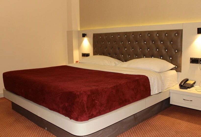 هتل Aangan Regency