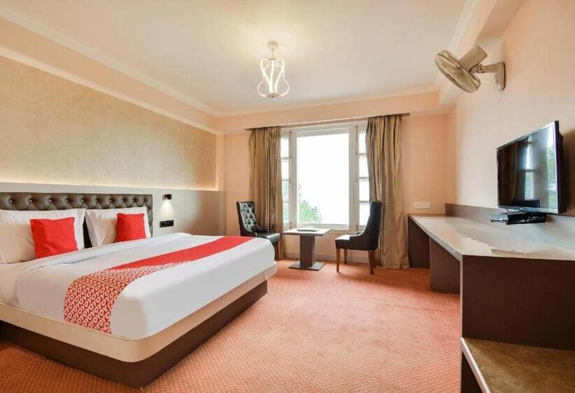 هتل Aangan Regency