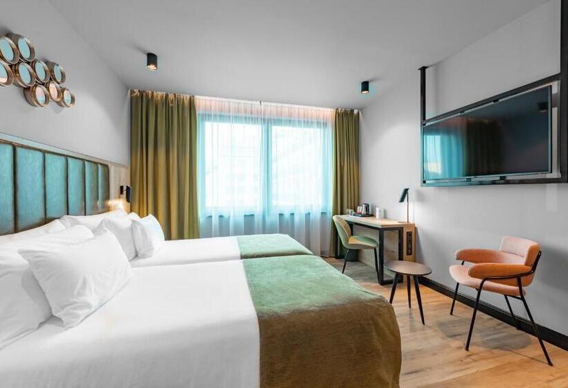 Отель Barcelo Budapest