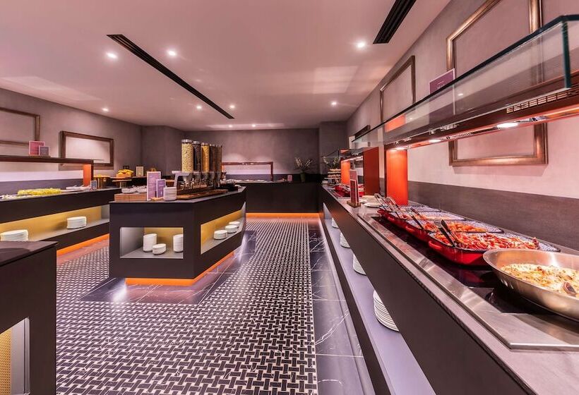 Отель Barcelo Budapest