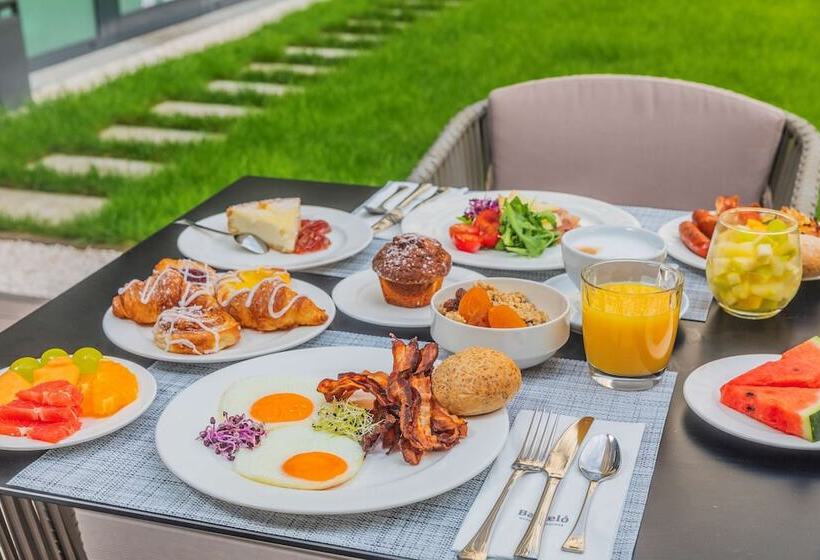 Отель Barcelo Budapest