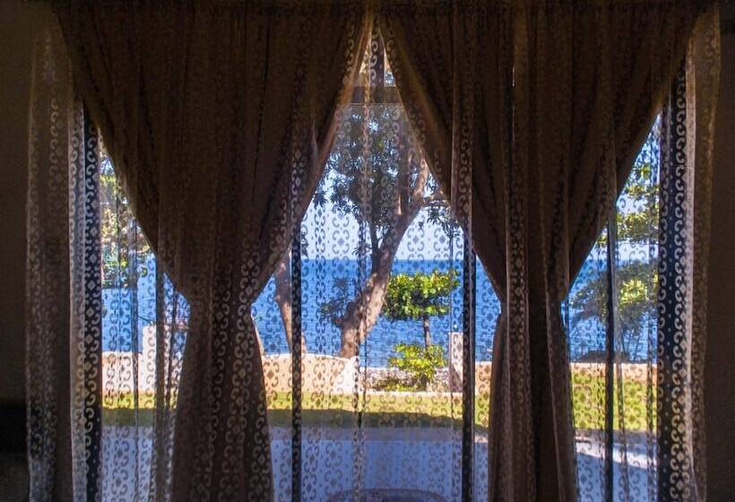 בית מלון כפרי Bentrina Diving Resort