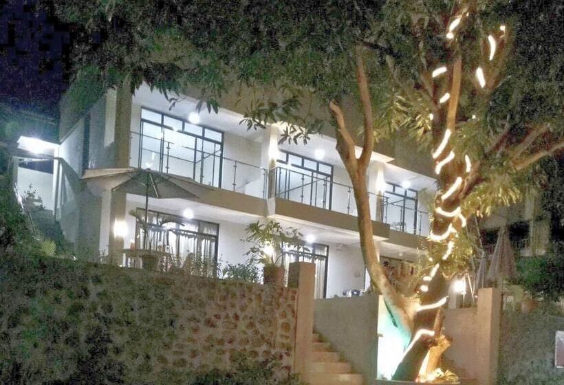 בית מלון כפרי Bentrina Diving Resort