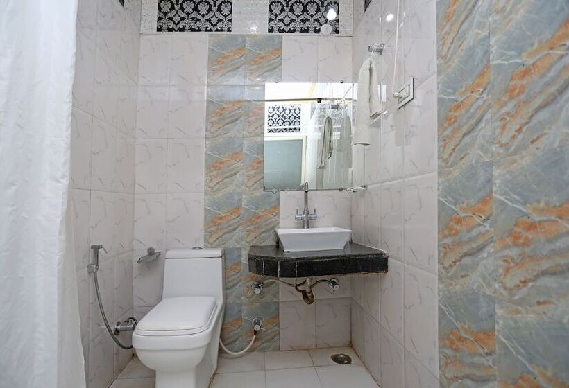 Отель Budha Palace By Oyo Rooms