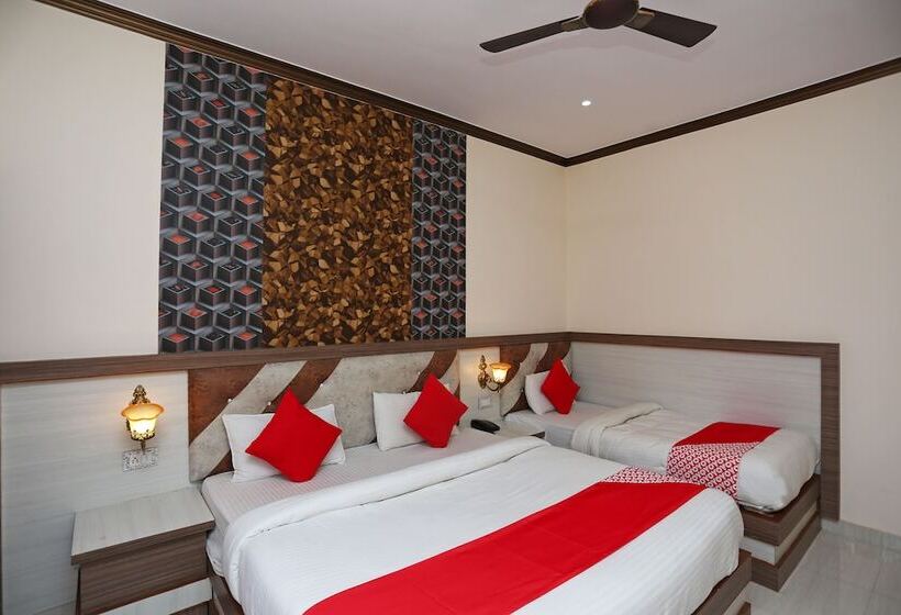 Отель Budha Palace By Oyo Rooms