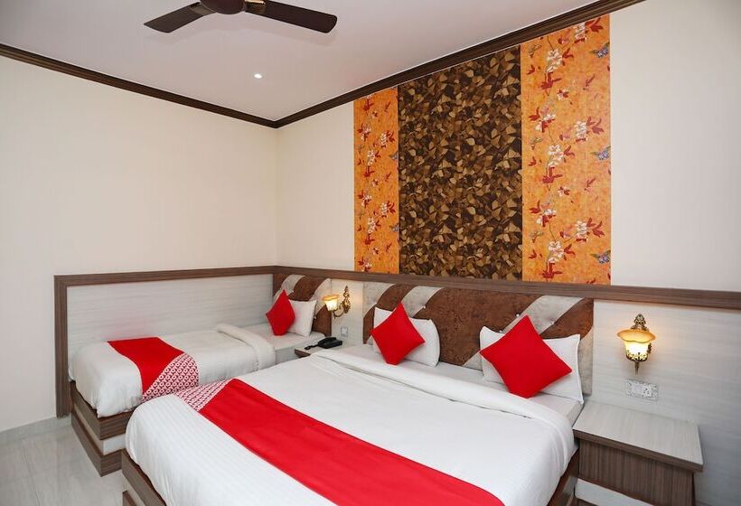 Отель Budha Palace By Oyo Rooms