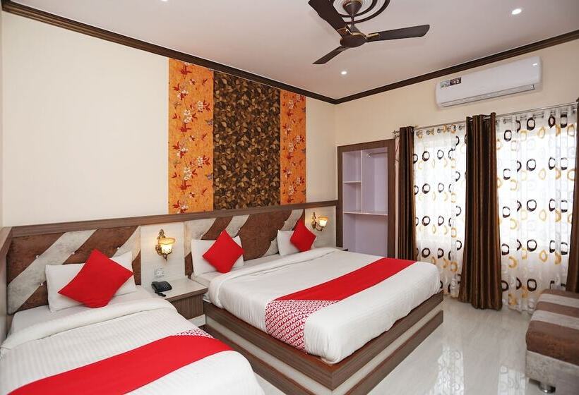 Отель Budha Palace By Oyo Rooms