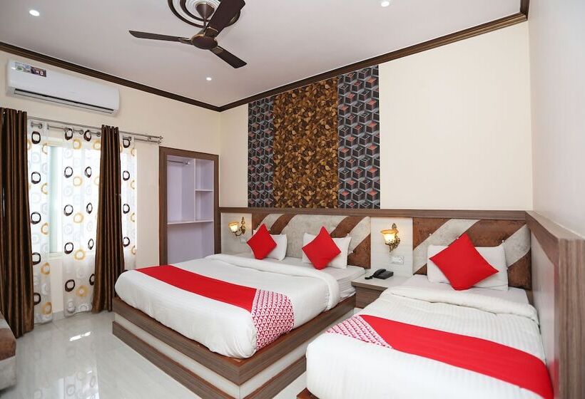 Отель Budha Palace By Oyo Rooms