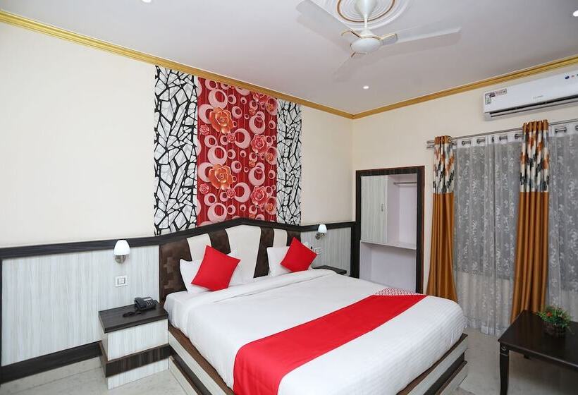 Отель Budha Palace By Oyo Rooms