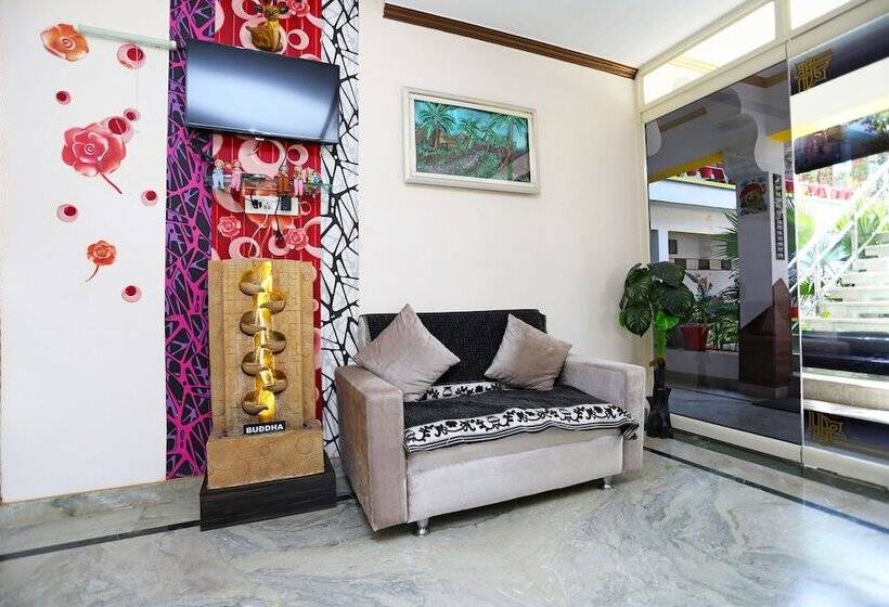 Отель Budha Palace By Oyo Rooms