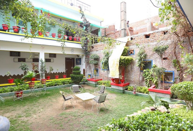 Отель Budha Palace By Oyo Rooms