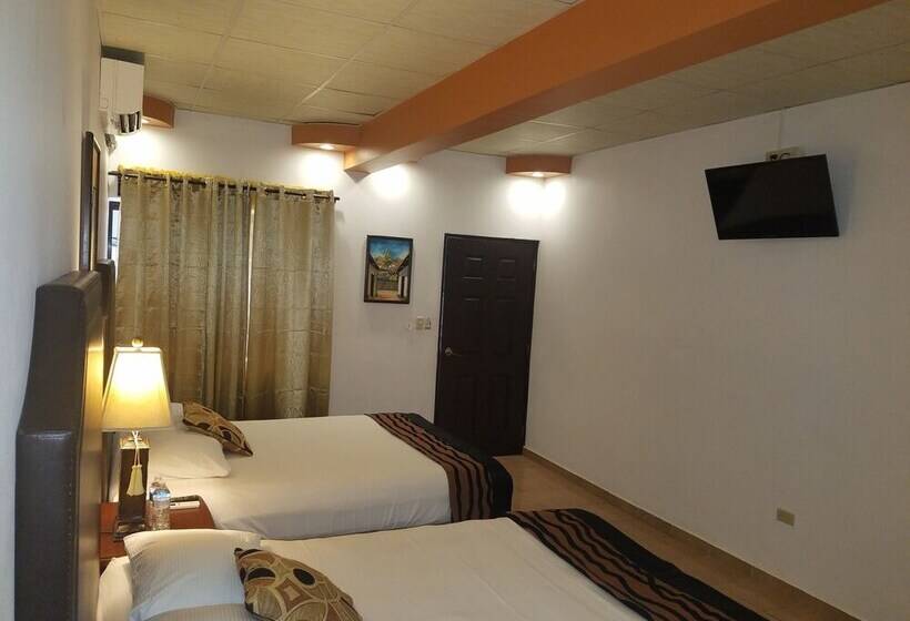 هتل Club Quinta Pat Resort & Restaurant