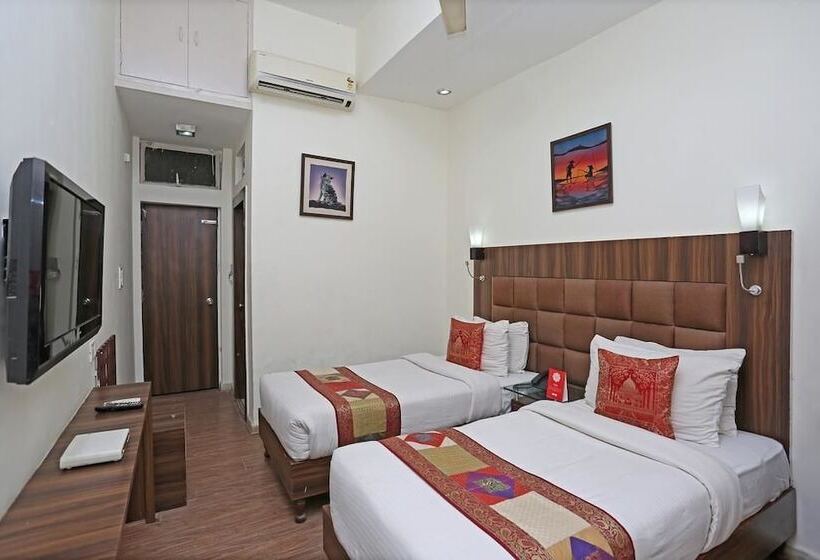 هتل Crown Courtyard By Naavagat