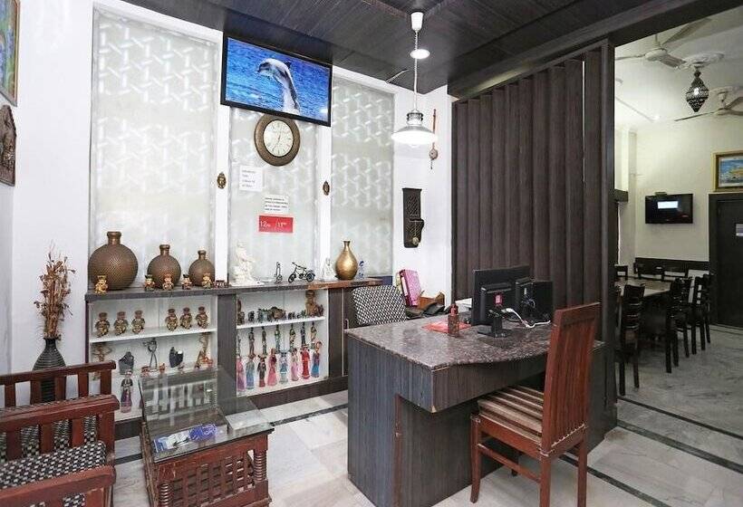 هتل Crown Courtyard By Naavagat