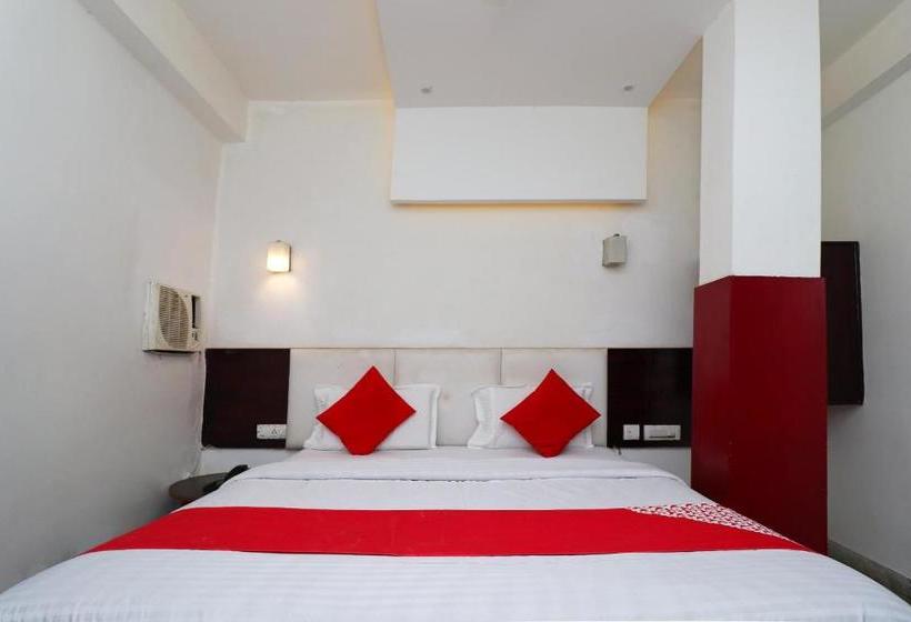 هتل D' Seasons By Oyo Rooms