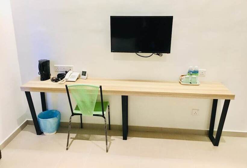 호텔 Enclave Business