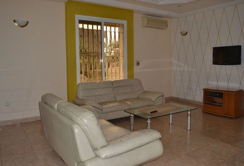 هتل Finesse Ntumba