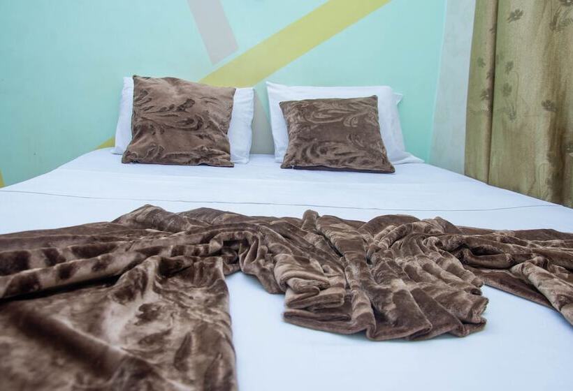 هتل Finesse Ntumba