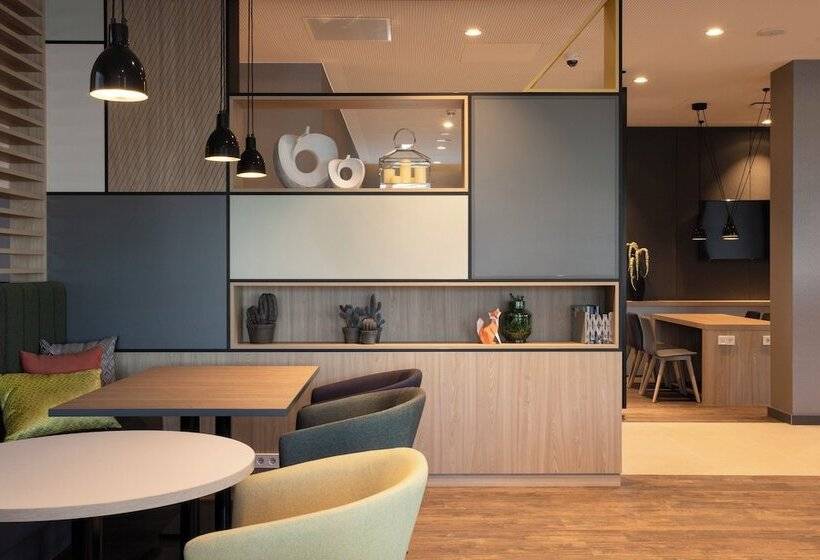 Отель Holiday Inn   Eindhoven Airport, An Ihg