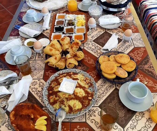 هتل Lahlou Riad Cafeteria