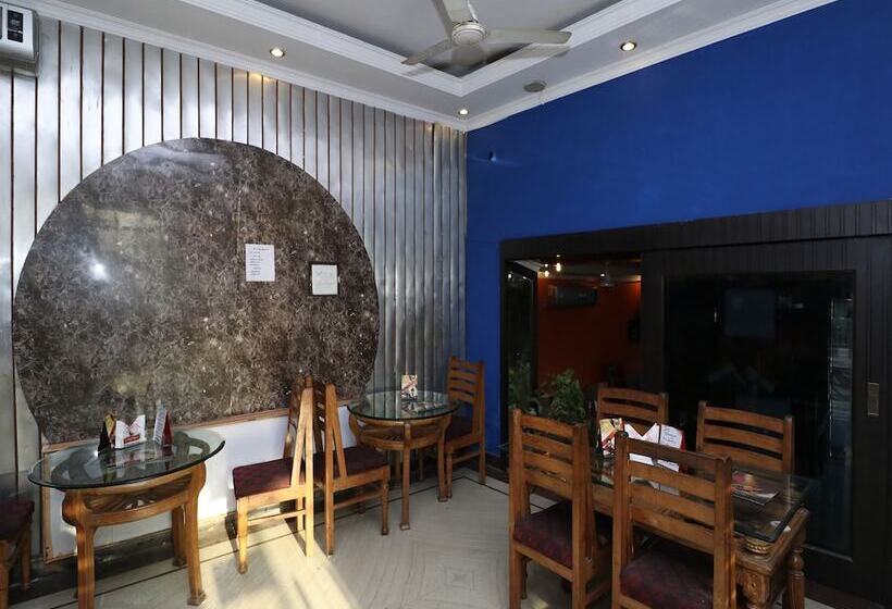בית מלון כפרי Laxmi Palace By Oyo Rooms