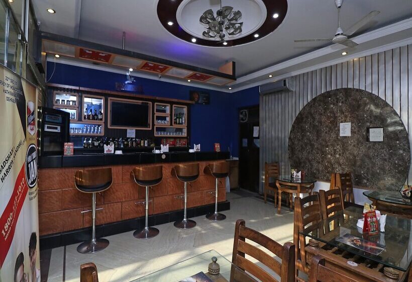 Hotel Laxmi Palace By Oyo Rooms