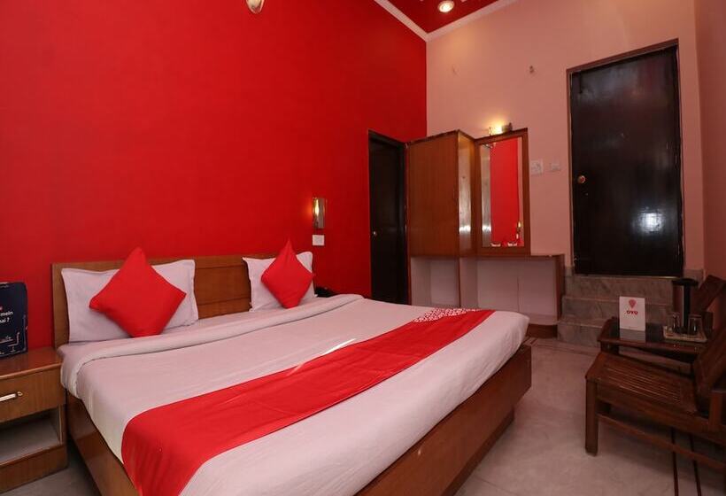 בית מלון כפרי Laxmi Palace By Oyo Rooms