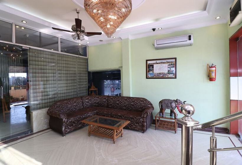 Hotel Laxmi Palace By Oyo Rooms