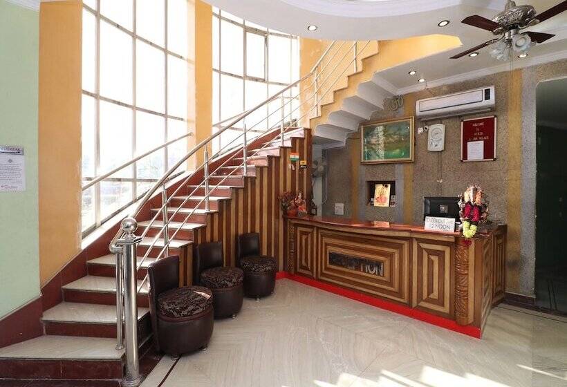 בית מלון כפרי Laxmi Palace By Oyo Rooms