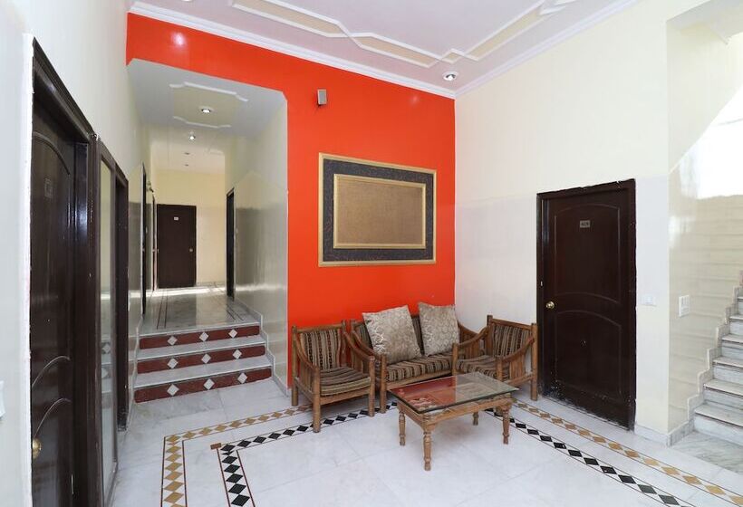 Hotel Laxmi Palace By Oyo Rooms