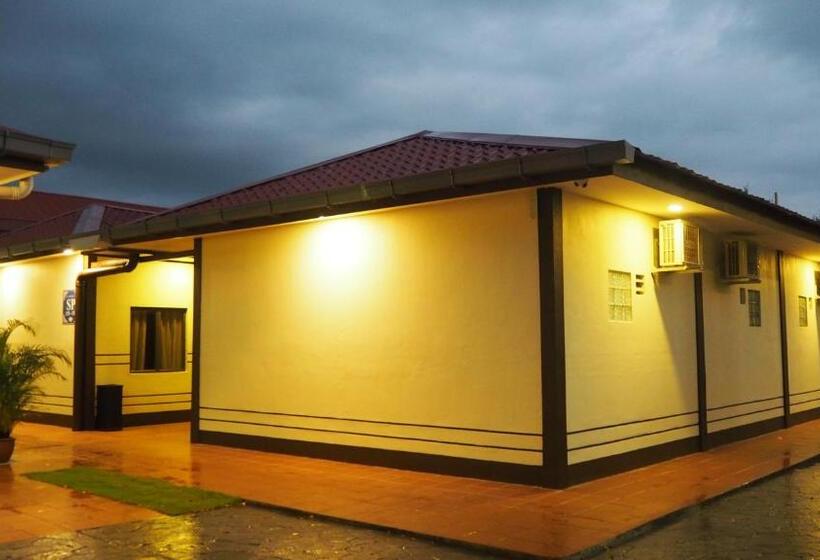 בית מלון כפרי Lotus Seaview Beach Resort