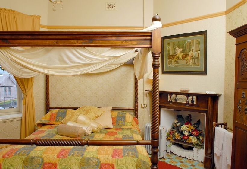 فندق Mickey Bourke S Koroit