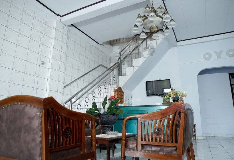 هتل Niaga By Oyo Rooms