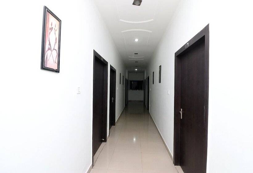 Отель Ojus Tower By Oyo Rooms