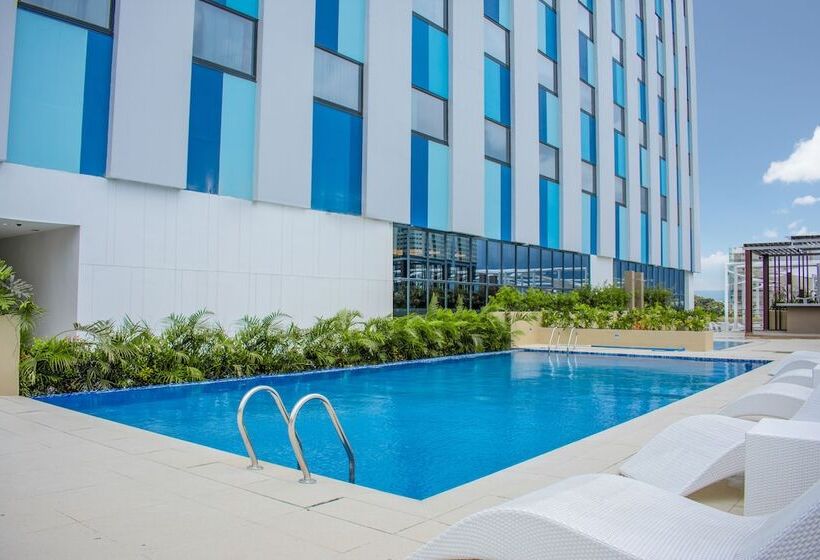 هتل Park Inn By Radisson North Edsa