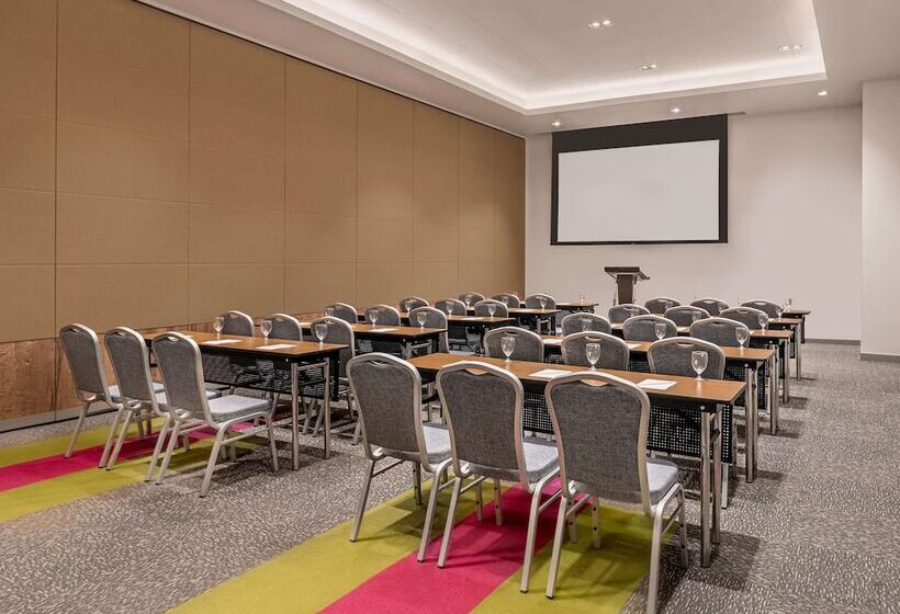 هتل Park Inn By Radisson North Edsa