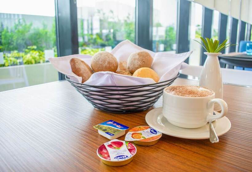 هتل Park Inn By Radisson North Edsa