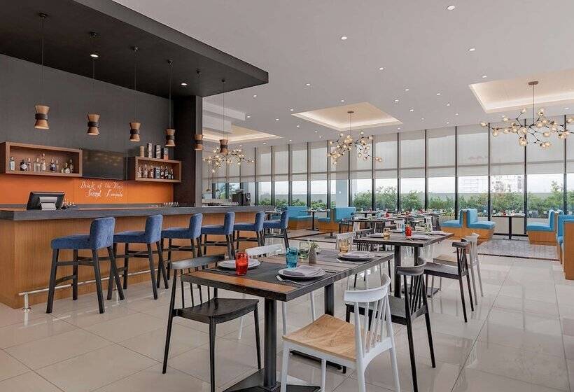 هتل Park Inn By Radisson North Edsa