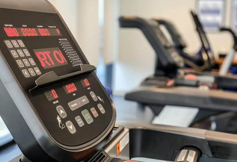 هتل Park Inn By Radisson North Edsa