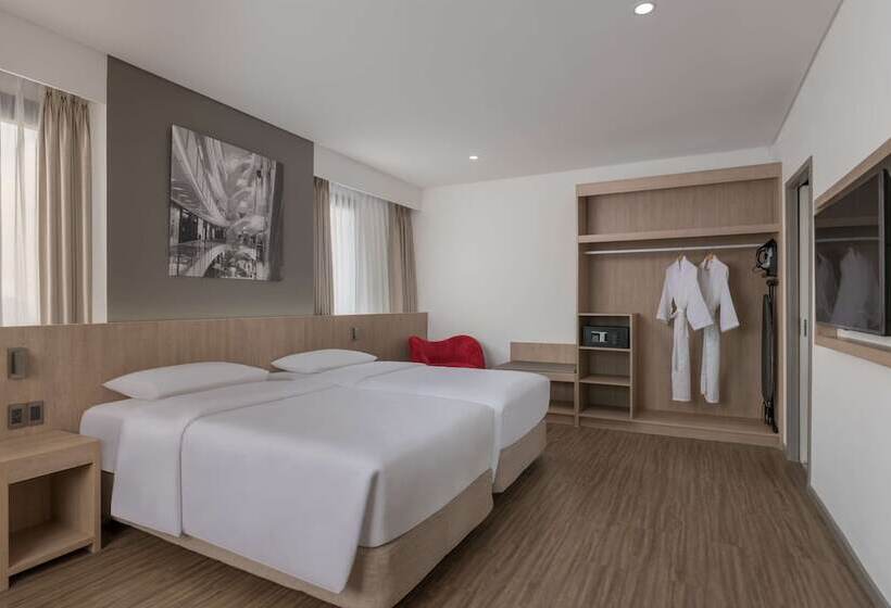 هتل Park Inn By Radisson North Edsa