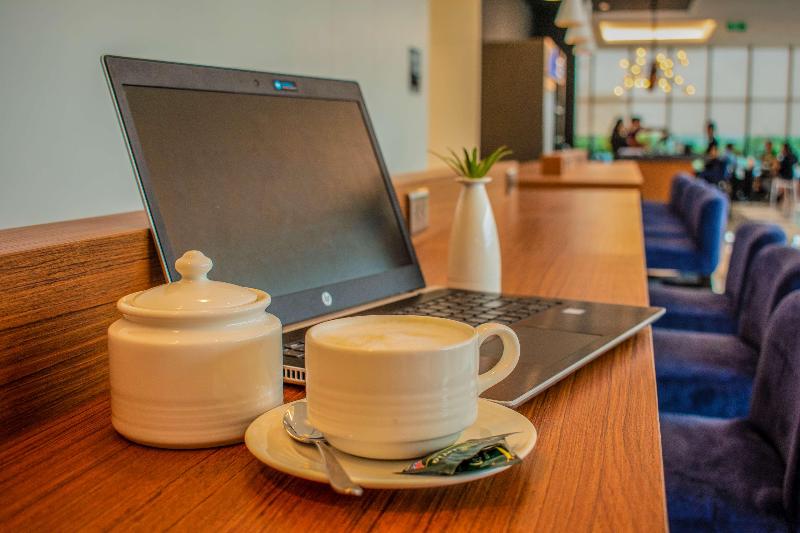 هتل Park Inn By Radisson North Edsa