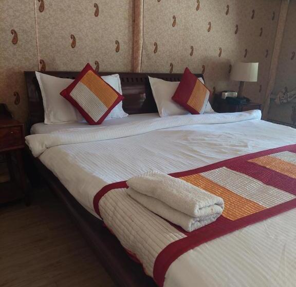 هتل Pushkar Vela Resort