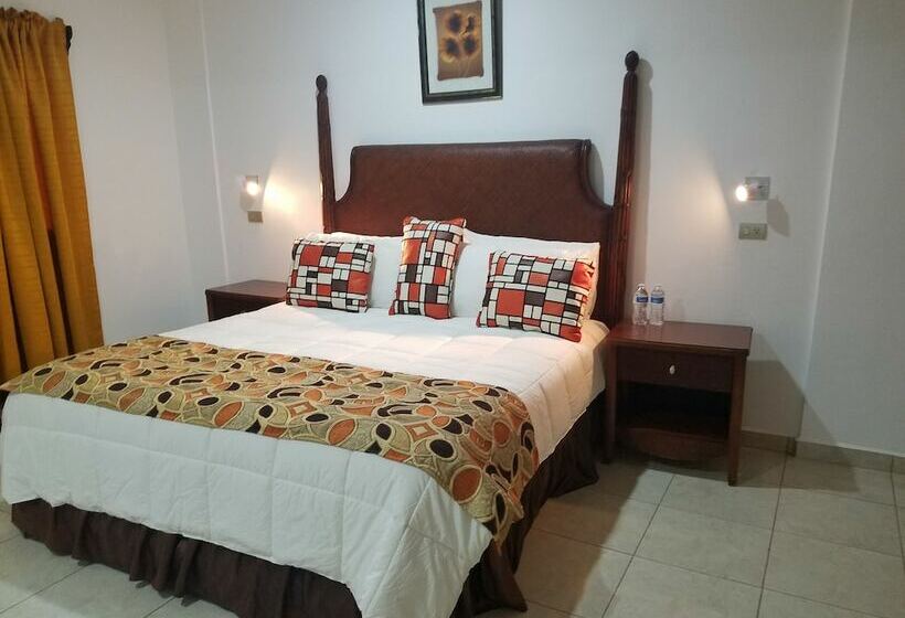 هتل Club Quinta Pat Resort & Restaurant