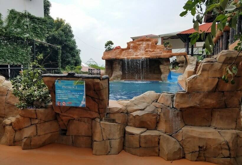 هتل Club Quinta Pat Resort & Restaurant