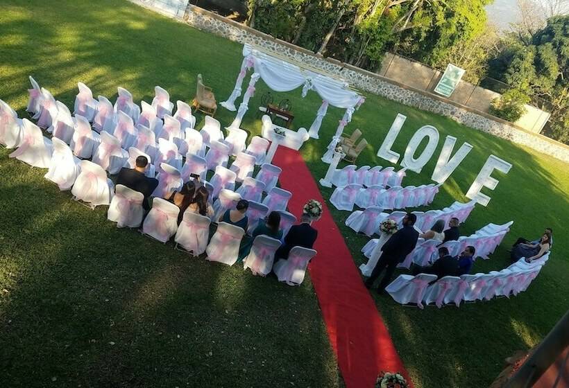 هتل Club Quinta Pat Resort & Restaurant