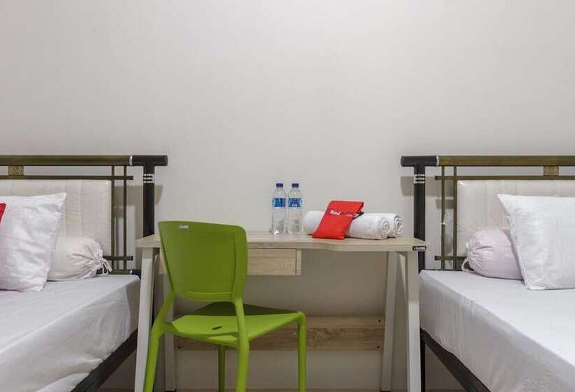 Отель Reddoorz Near Ap Pettarani 3