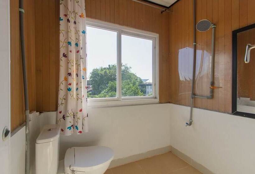 هتل Reddoorz Near Jalan Sudirman Padang