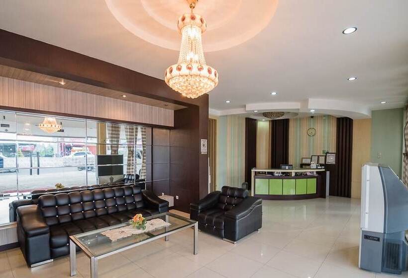호텔 Reddoorz Plus Near Simpang Rimbo Jambi