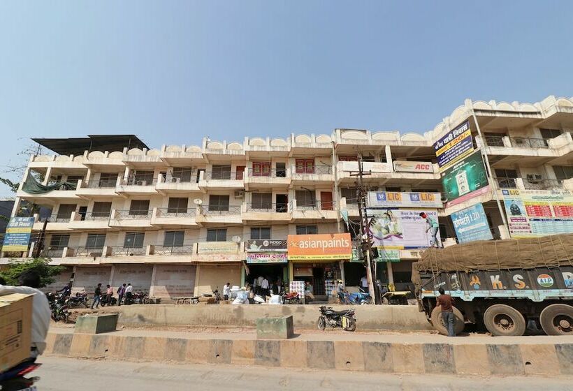 فندق Sai Yatri Niwas By Oyo Rooms