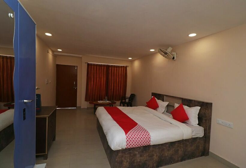 فندق Sai Yatri Niwas By Oyo Rooms